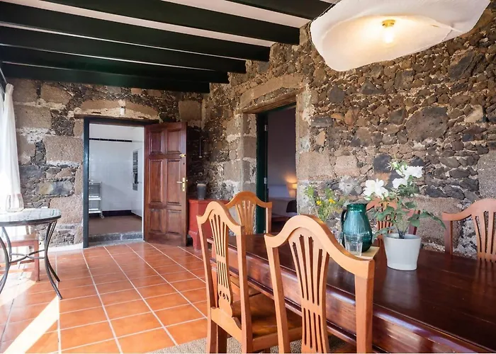 Casa Entre Vinedos En Masdache * Tías